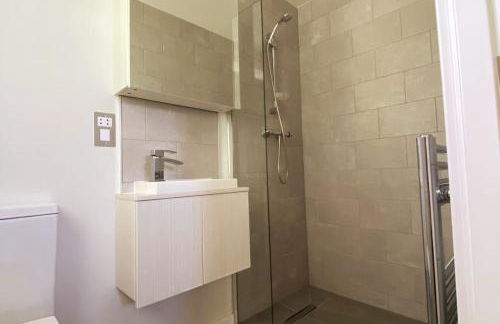 Gorstage Meadows Luxury 2 Bedroom Lodge in Rural Cheshire - Photo 5