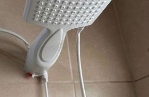 Apartamento Completo 2 Quartos com AC em Blumenau à 10min Vila Germânica, Tv a cabo e Premiere, ideal para família, Fácil acesso para Pomerode - Foto 2