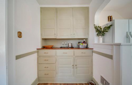 Historic Detroit Bungalow Pet and Family Friendly - Foto 15