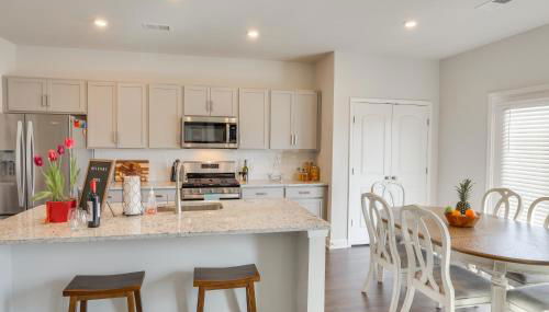 Work, Explore and More Lebanon Family Home! - Photo 2