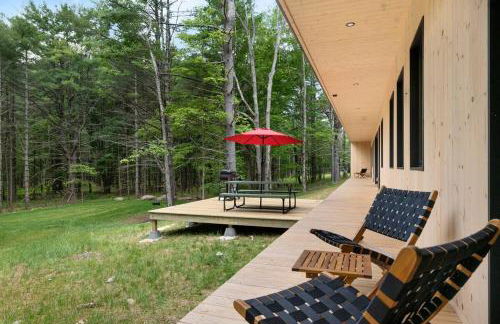Modern Family Retreat in the Catskills Wilderness - Foto 11