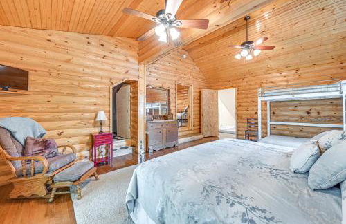 Kentucky Group Getaway with Dock and Lake Access - Foto 22