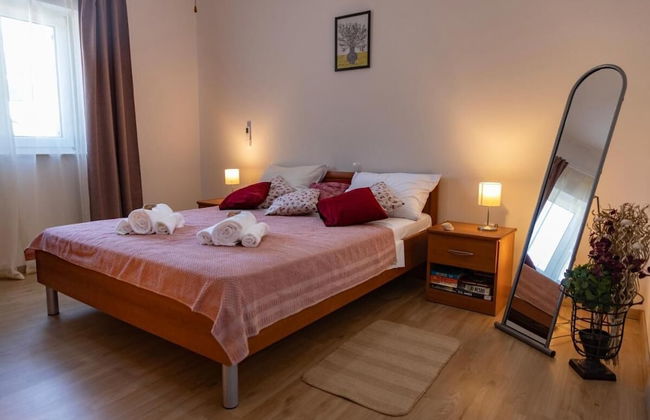 Villa Akulica With Heated Outdoor Pool and Seaview - Photo 11