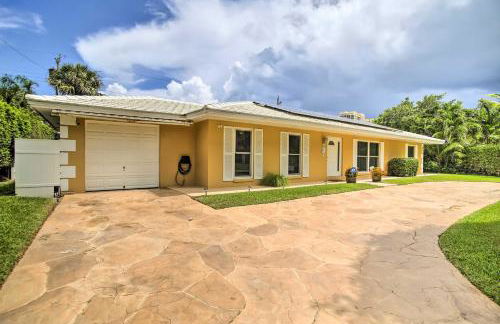 Riviera Beach Vacation Home with Pool Walk to Beach - Foto 31