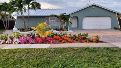 The Wellington Equestrian Luxe Retreat - Photo 4, Garden view