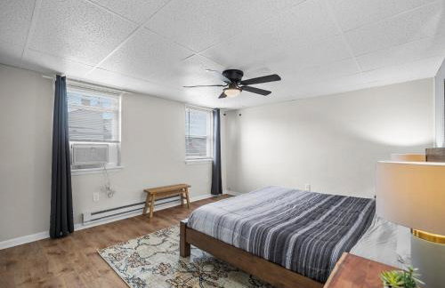 Bloomfield, Pittsburgh Bright and Spacious TWO Bedroom Apt with Free Parking - Foto 16