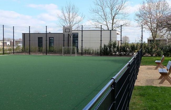 Holiday Home With Motorboat - Photo 13