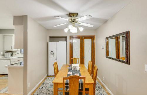 6 Mi to Dtwn Cozy Omaha Apt with Private Yard! - Photo 9