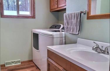 Lake Willow Lakefront House! Northwoods Retreat! - Foto 29