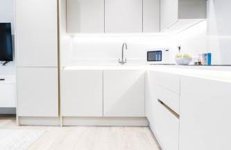 The Desborough Residence - Bright 1BR with Sofa Bed, Modern Lounge & Free Secure Underground Parking - Foto 26