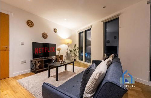 City Condo-Terrace-Gym-Games Room -Free Secure Parking- Manchester - Foto 1