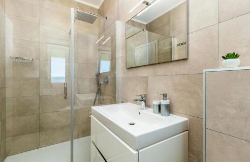 3 Bedroom Gorgeous Home In Linardici - Photo 33