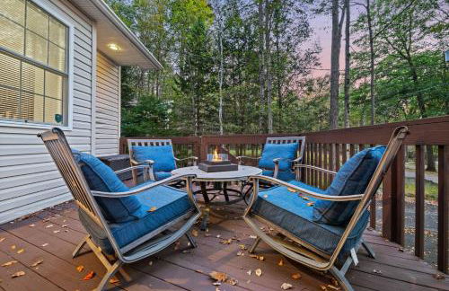 Pocono Lake Escape, includes Golf Cart, Firepit - Foto 51