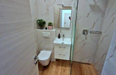 Lola's Place - Photo 34