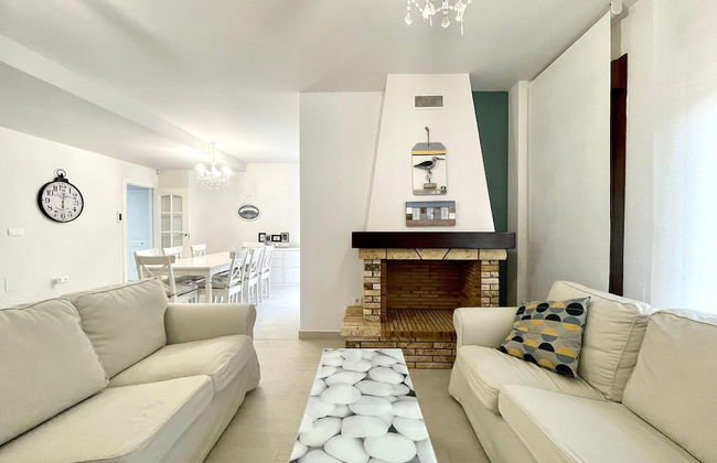 Sunlit Villa Near Golf - Foto 18