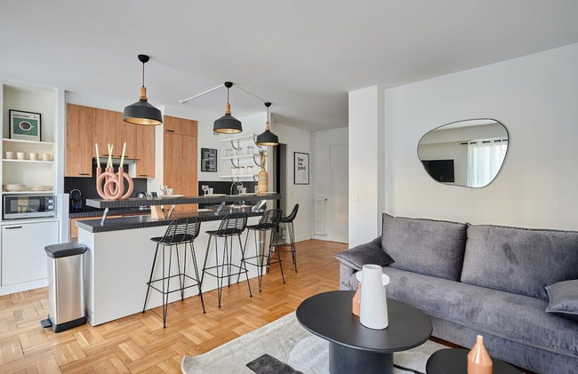 Superb Apartment in the Heart of the 16th District - Photo 1
