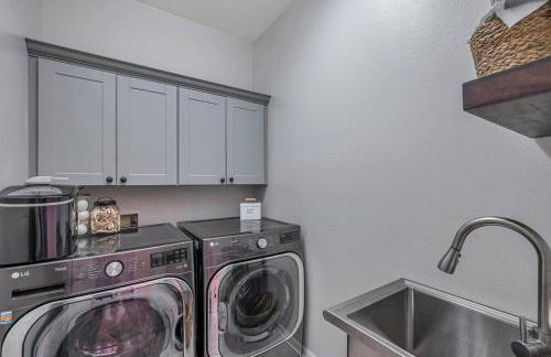 Large 5 bd home close to Beaches - Photo 62