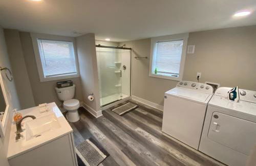 Newly Renovated Lincolnton Downtown Rail Trail Apartment - Walk to Main St - Foto 4