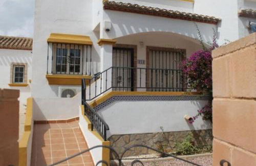 3 Bed Townhouse Overlooking Com Pool LD314 - Foto 1