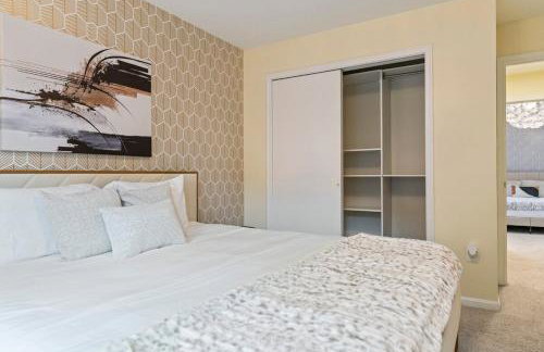 Lakeside Stay Metro, INOVA, Dining & Shops Nearby! - Foto 15