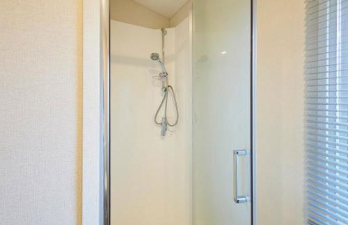 Pine Lodge with Hot Tub - Foto 27