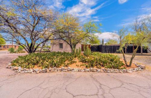 Cute & Cozy 2BR 1BA Adobe w Firepit Near UA & UMC - Foto 22