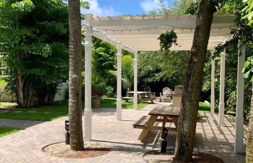 The Pink House - Bask in Style Steps from the Convention Center - Foto 13