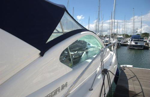 Y-Knot-Two Bedroom Luxury Motor Boat In Lymington - Foto 14