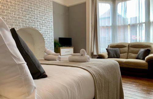 Spacious 6BR Victorian Home in 14 Somerford Near Wolverhampton Centre with Free Parking - Foto 36