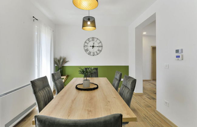 With Pool, Jacuzzi and Sauna - Photo 21