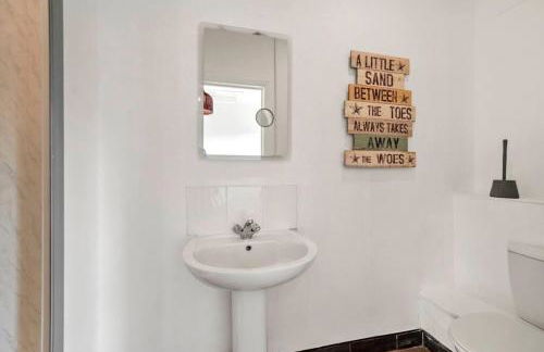 Spacious 5-Bed Canterbury Retreat - Sleeps 14 - 4 Baths - Foto 11