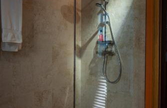 Leo House - Photo 17