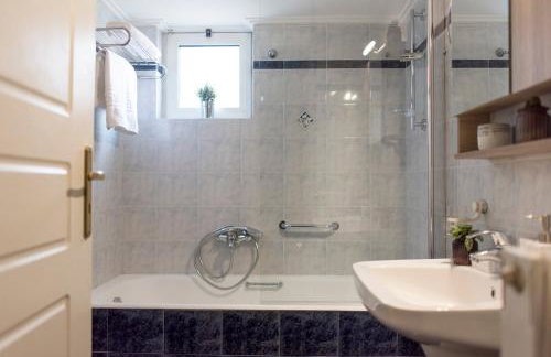 Mother's House - Photo 25