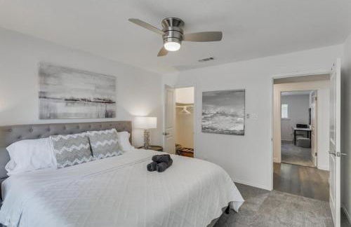 Luxury Home with 5 Bedrooms and Private Pool - Foto 38