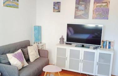 Violet Red Yellow Apartments - Foto 24