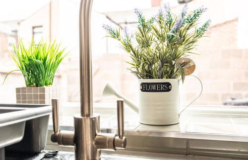 3 Bed House Near Liverpool Parking Sleeps 5 - Foto 43