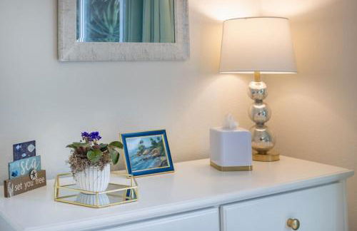 Stunning 4 Bedroom 1 Level- Pool, Spa, Grass Yard, Fire Pit, Garage, BBQ - Foto 45