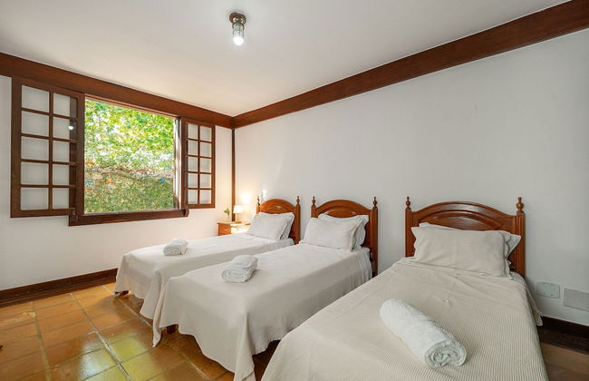 Casa com Cinco Quartos Pé na Areia - Foto 9