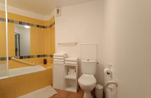 T1 Bis avec piscine vue golf et montagnes - Foto 7