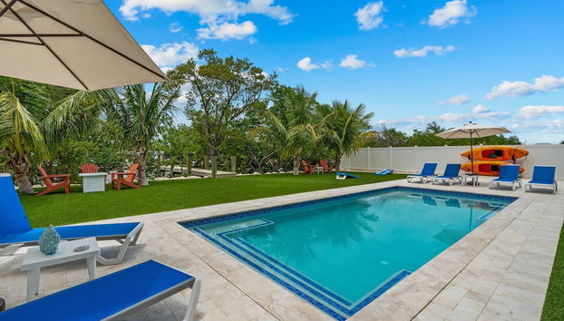 Emerald Oasis Lux Waterfront Gem Pool Kayaks - Foto 5, Habitación