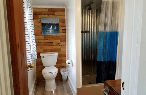 Charming Vacation Cabin with Waterfront Views on Pine Lake, Michigan - Foto 9