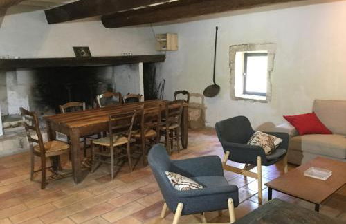 typical provencal farm in an exceptional natural site, the alpilles park - 8 people. - Foto 15