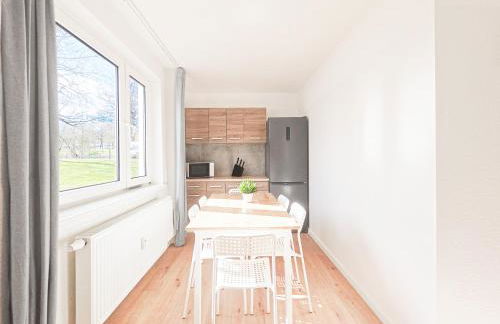 Tolstov Apartments - Monteurwohnung - 3 Schlafzimmer - Esszimmer - Küche - Waschmaschine - 25 Min zur Messe DUS - Foto 1