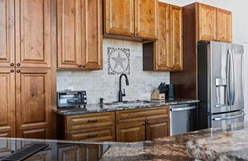 Lakefront Mansion!Close to SAC&Mahoney State Park! - Foto 10