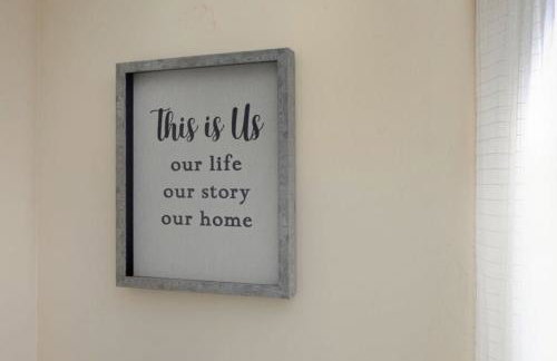 Next Stop! Comfort! 3 BR Near Amtrak Station! - Foto 29