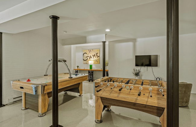 Mountain Mindset by Avantstay Pool Hot Tub Game Room Firepit - Photo 16