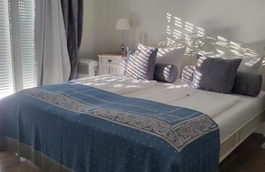 BALTHAZAR IPHOFEN, ohne Frühstück, nähe MARKTPLATZ, KNAUF GIPS KG und ConneKT, Weingut Wirsching, TV mirroring 55" Zoll, Wifi, mit Garten & Terrassen - Foto 9