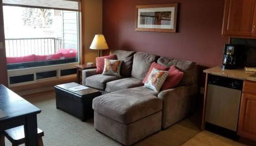 Lake Chelan View Condo in Downtown near Beach! - Foto 2