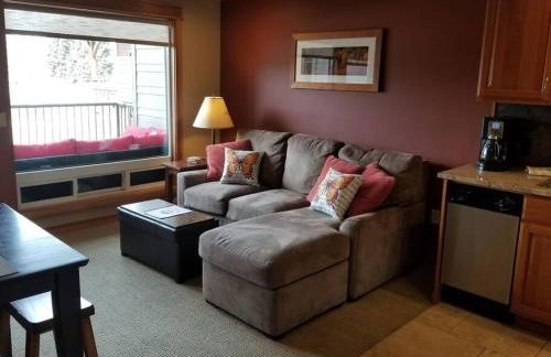 Lake Chelan View Condo in Downtown near Beach! - Foto 2