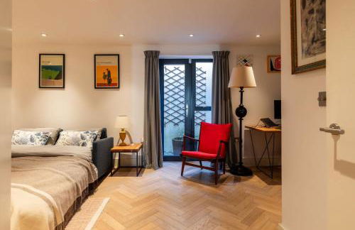 Stylish Family Home with Garden - Foto 29